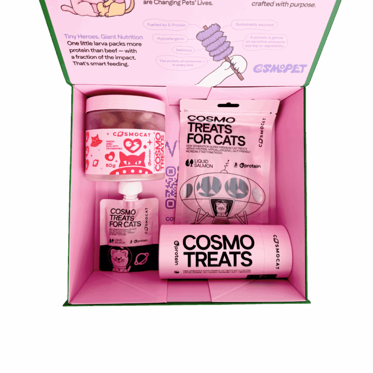 Cosmocat Gift Box with Lickable and Freeze Dried Treats, 362 g